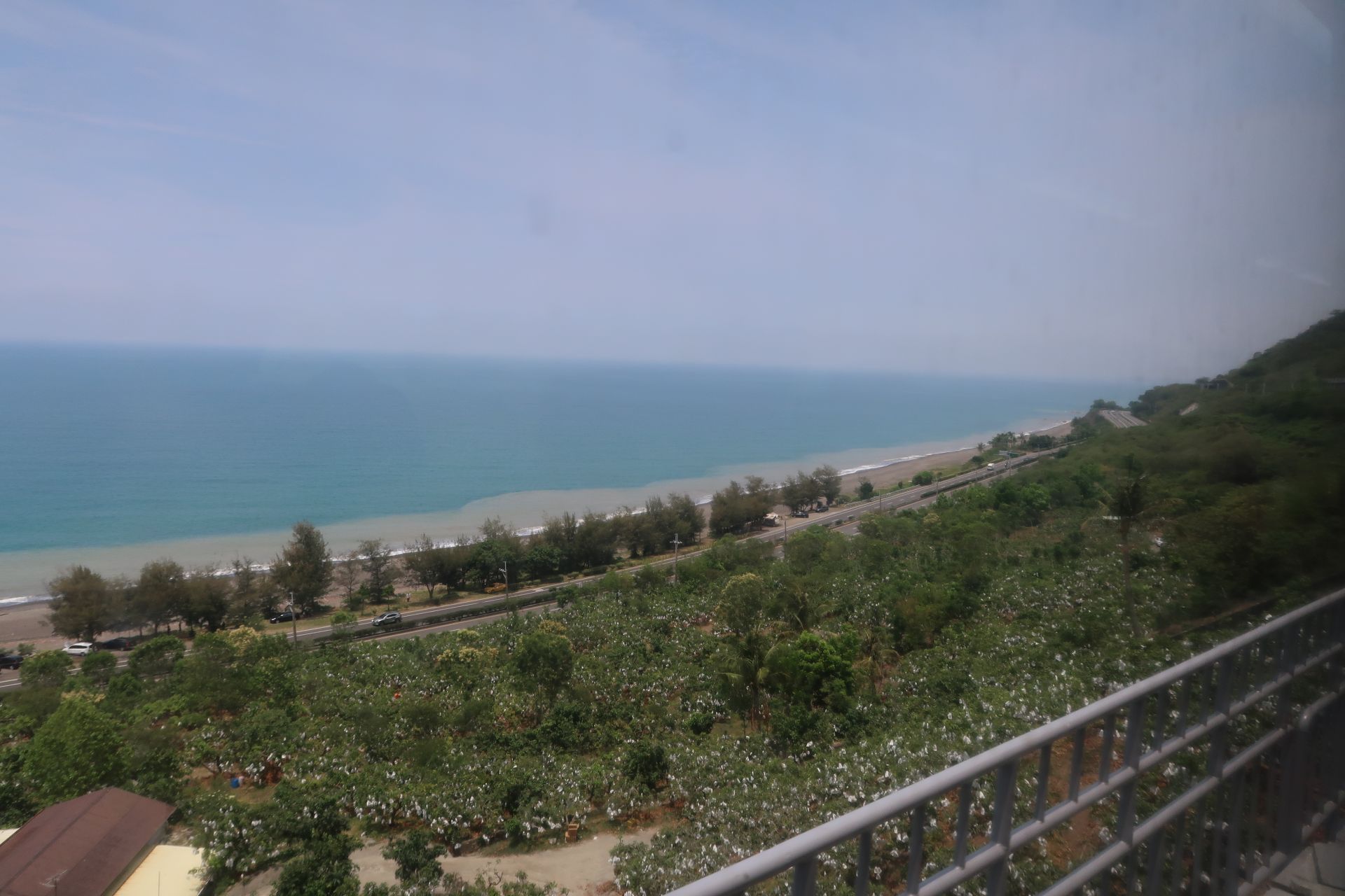 Zugfahrt an der Küste entlang