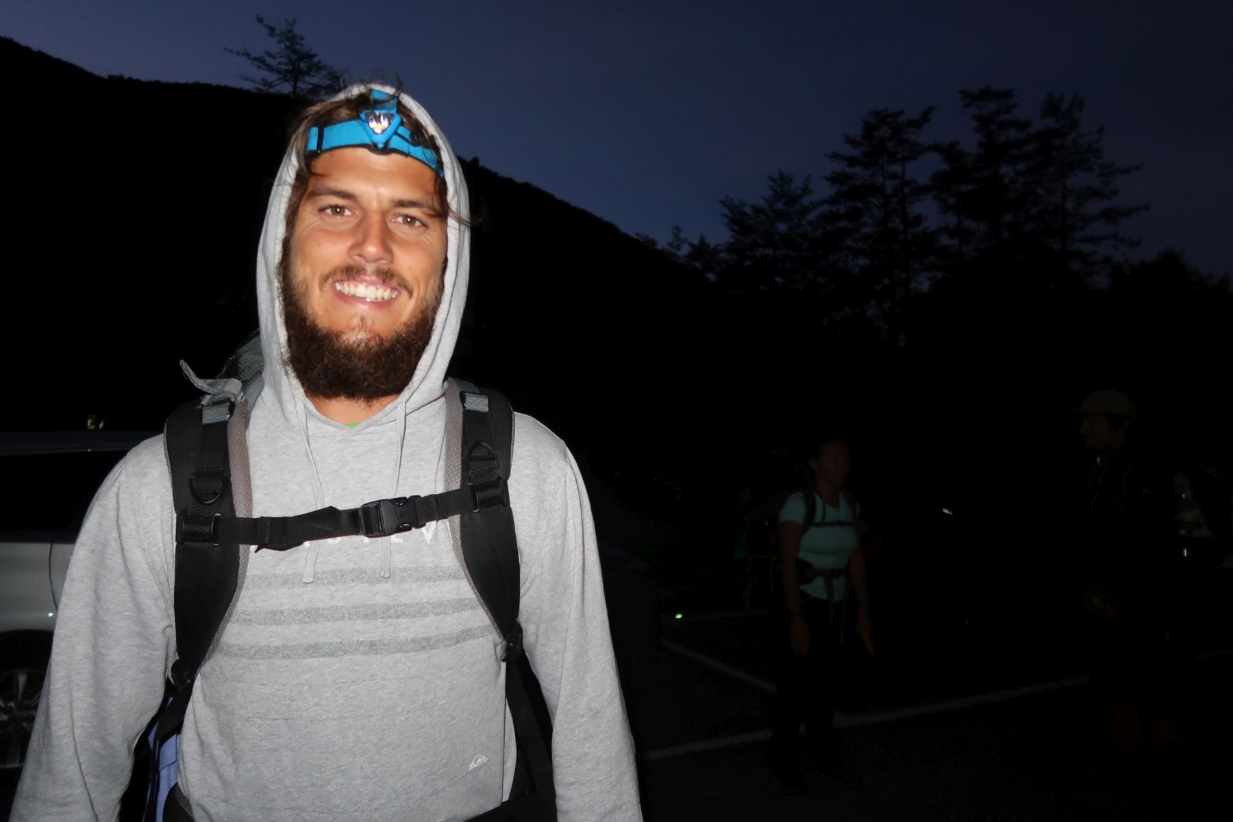 Person in Dunkelheit