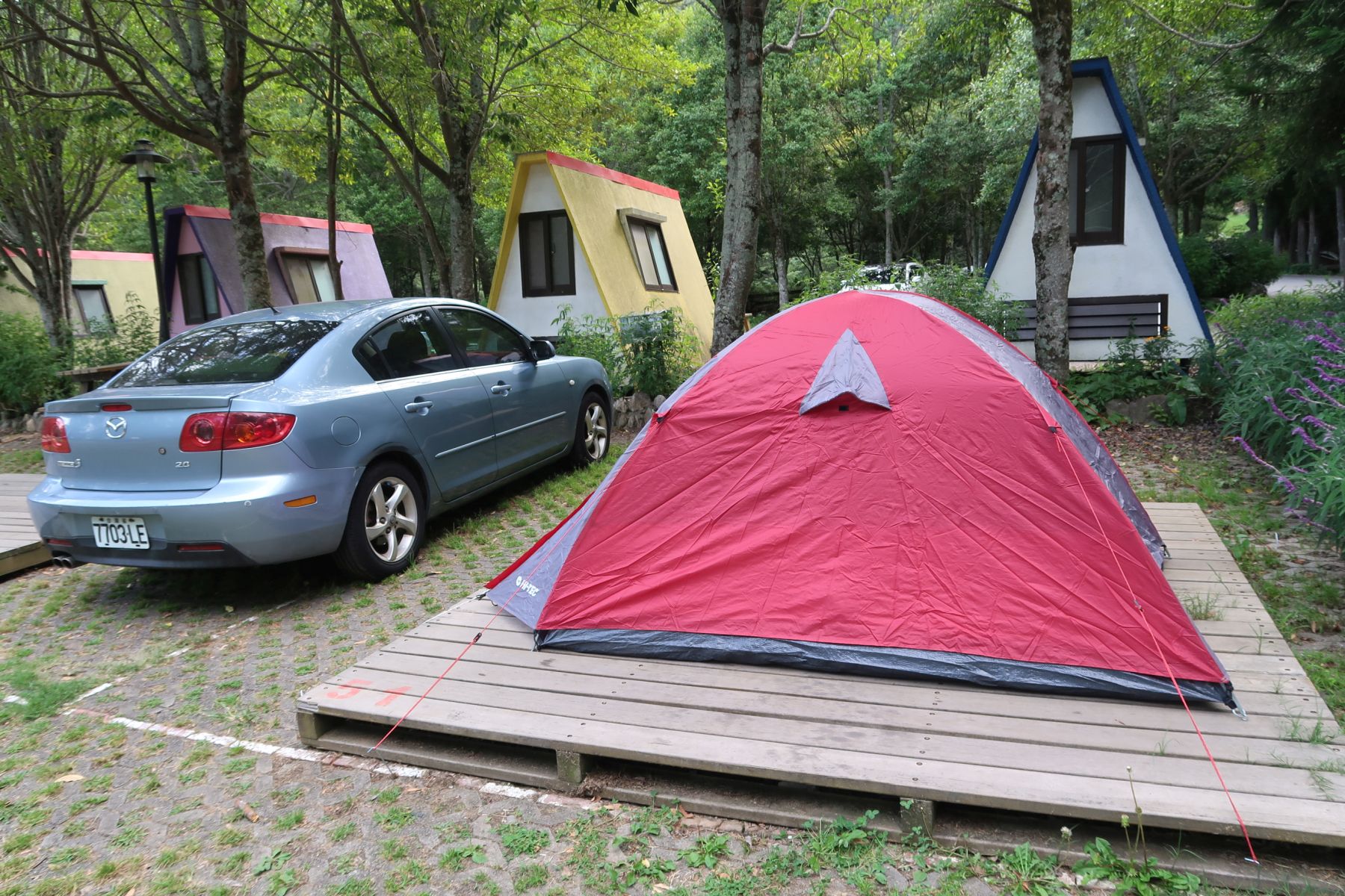 Zeltplatz auf Holzpodest