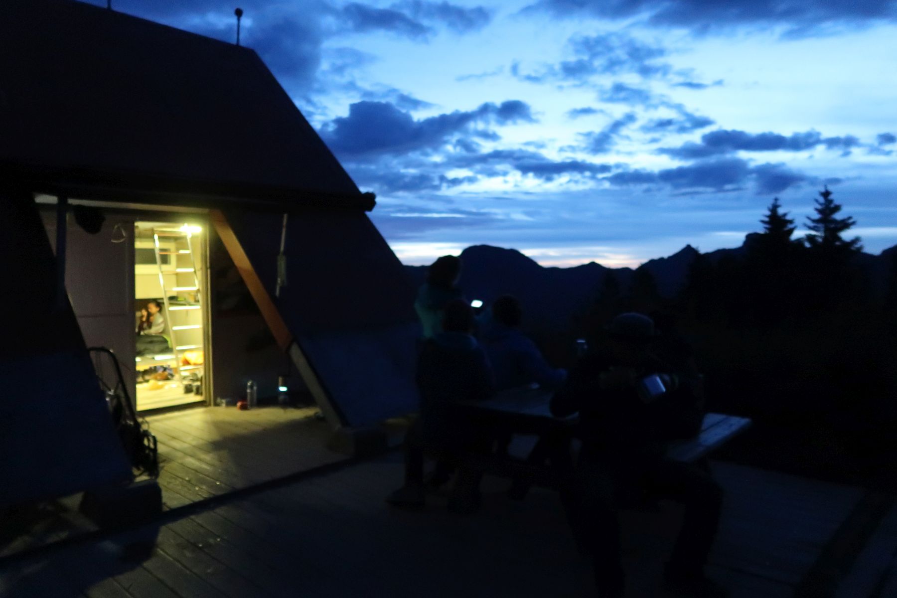 Taoshan-Hütte bei Dämmerung